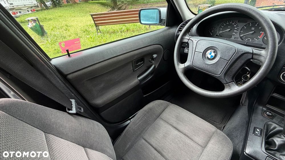 BMW Seria 3 - 31