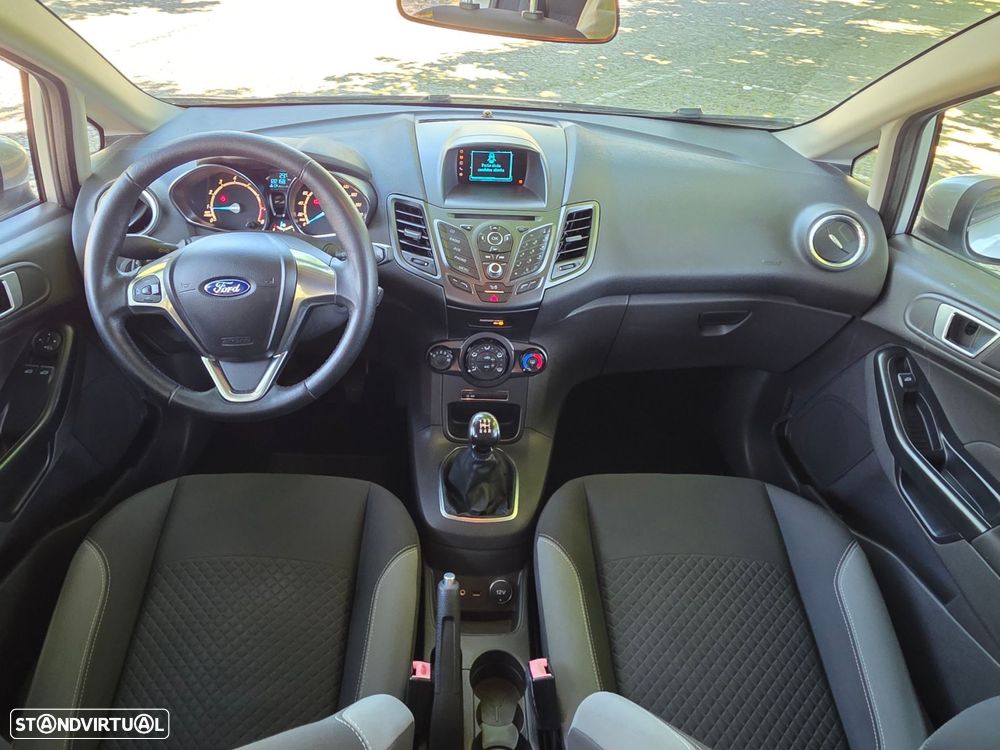 Ford Fiesta 1.0 EcoBoost S&S TITANIUM - 10