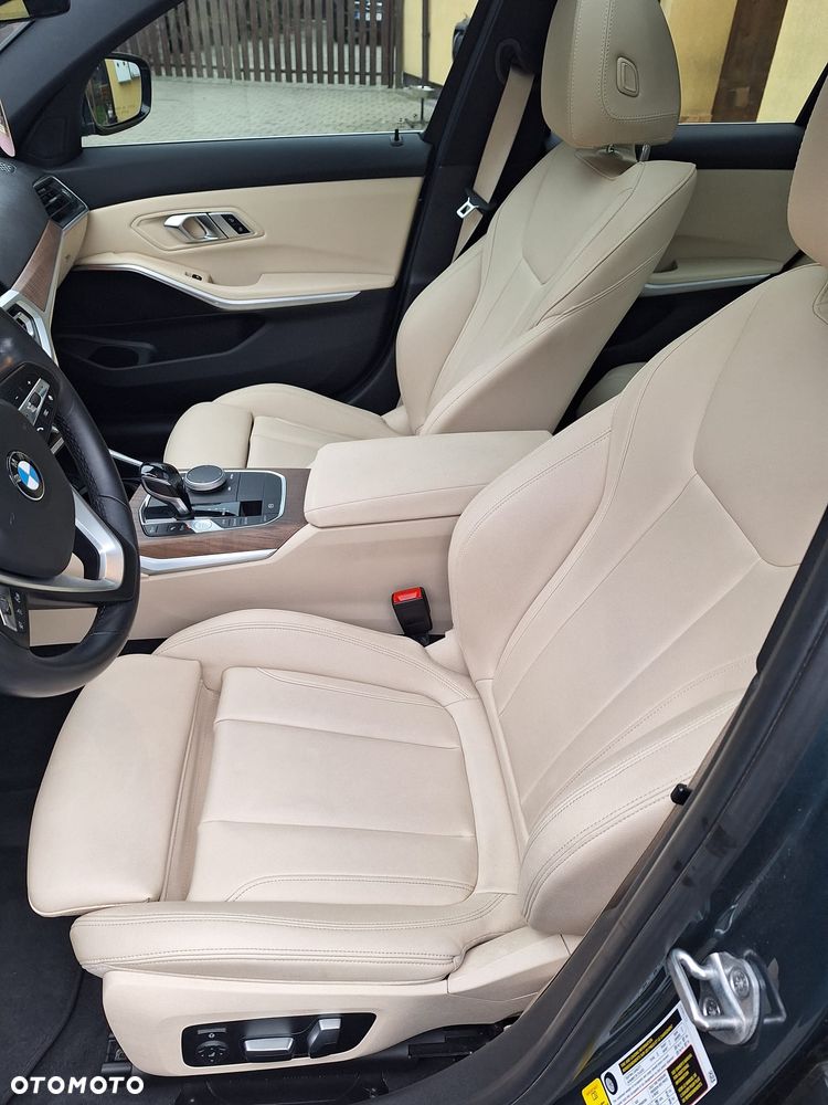 BMW Seria 3 330i Sport Line - 17