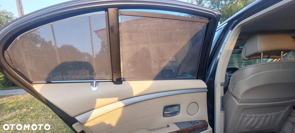 BMW Seria 7 745i - 6