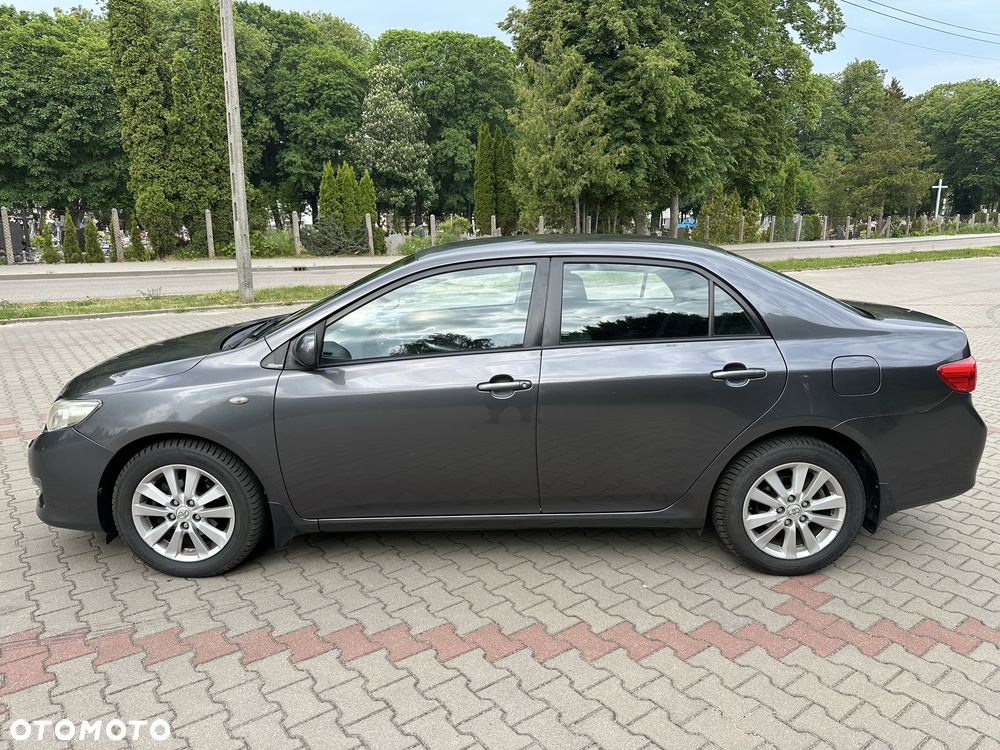 Toyota Corolla - 4