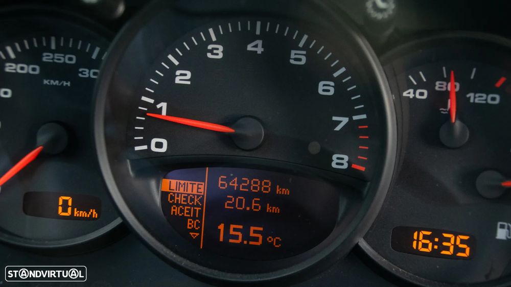 Porsche 911 (996) Carrera Cabrio - 17