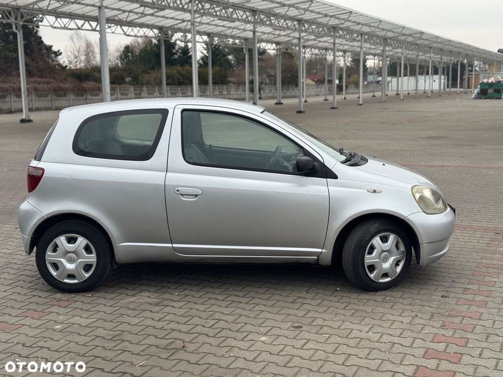 Toyota Yaris - 11