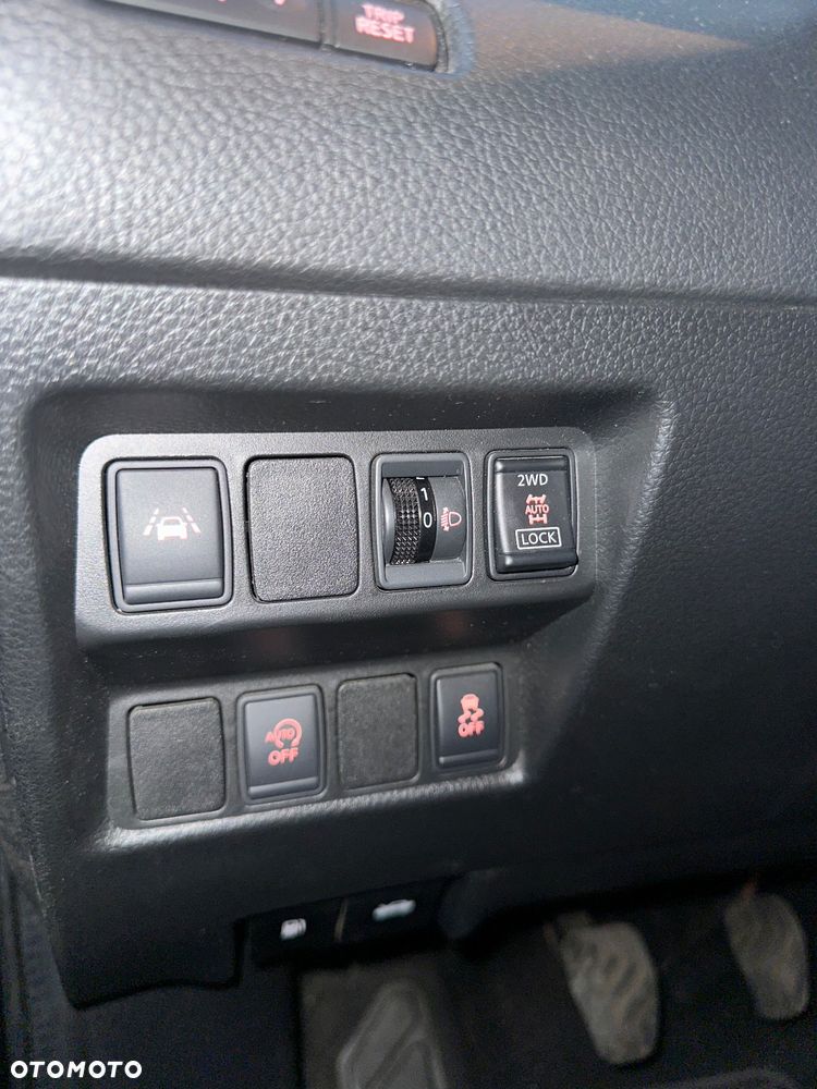 Nissan Qashqai 1.6 DCi 4x4 N-Connecta - 12