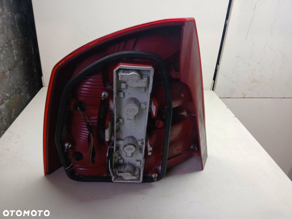 Skoda Octavia II Lampa tylna prawa, lewa. - 6