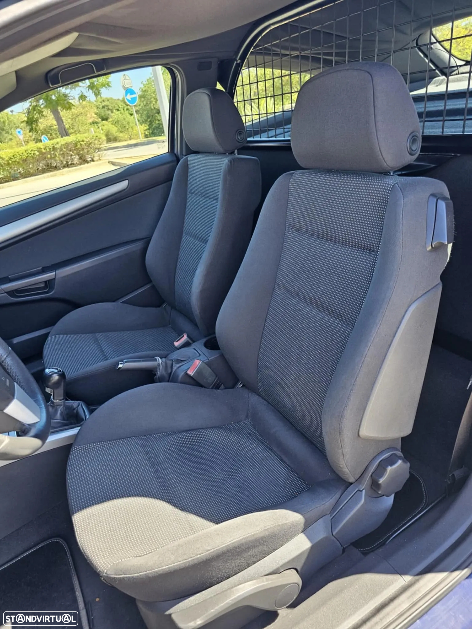 Opel Astra GTC 1.7 CDTi - 11