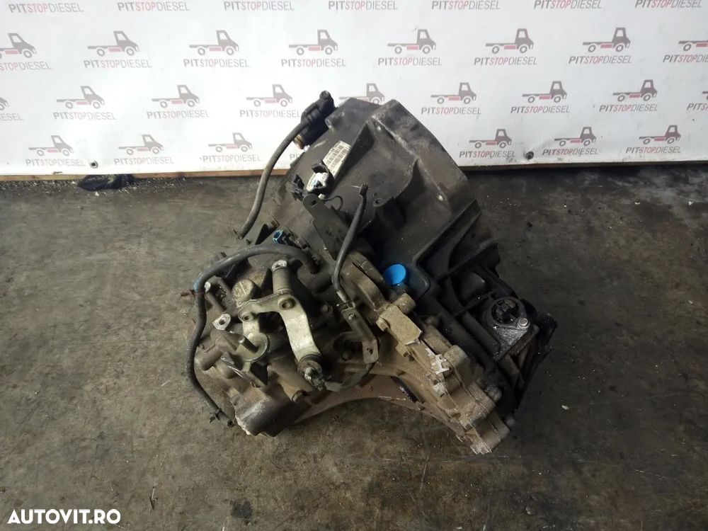 Cutie de viteze NISSAN Almera , Primera 2.2 2002 2003 2004 2005 2006 - 4