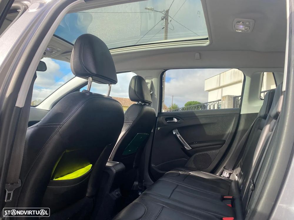 Peugeot 2008 1.6 e-HDi LE Feline - 5