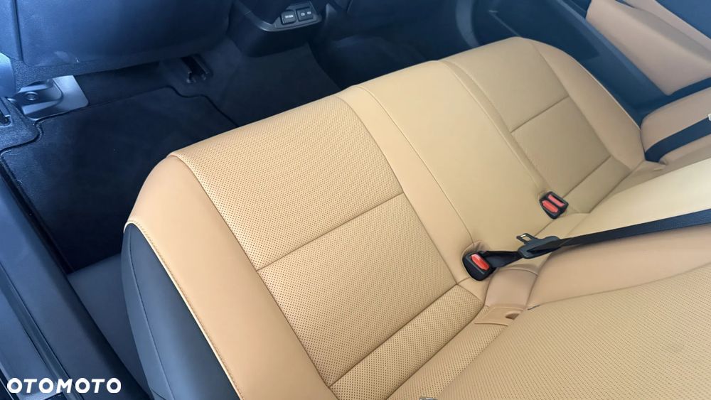 Lexus ES 300h Business Edition - 9