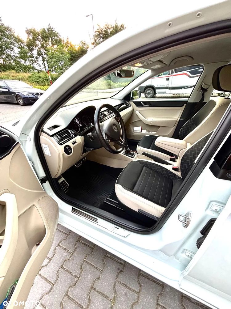 Skoda RAPID 1.4 TSI Style DSG - 2