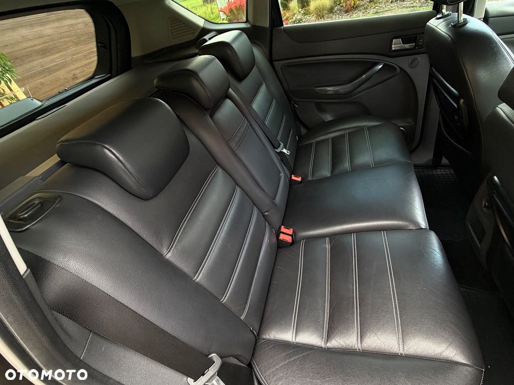 Ford Kuga 2.0 TDCi 2x4 Titanium - 13