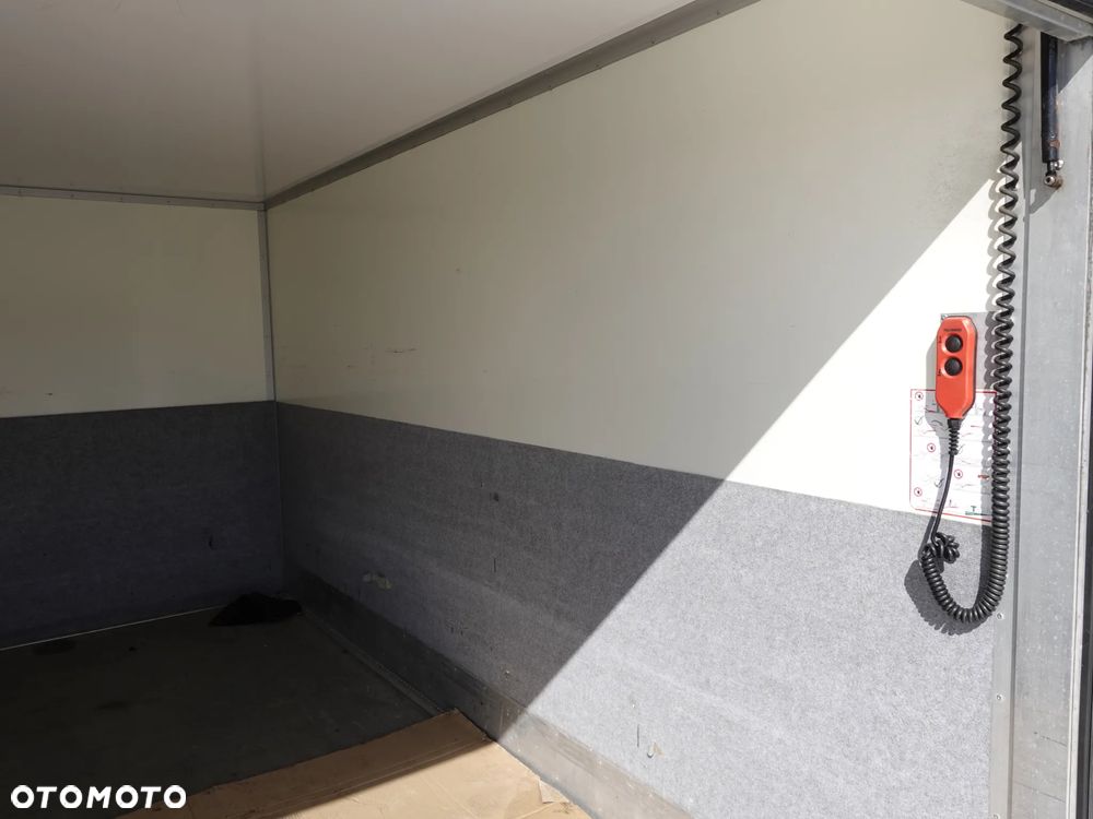 Ford Transit - Kontener z windą - 34