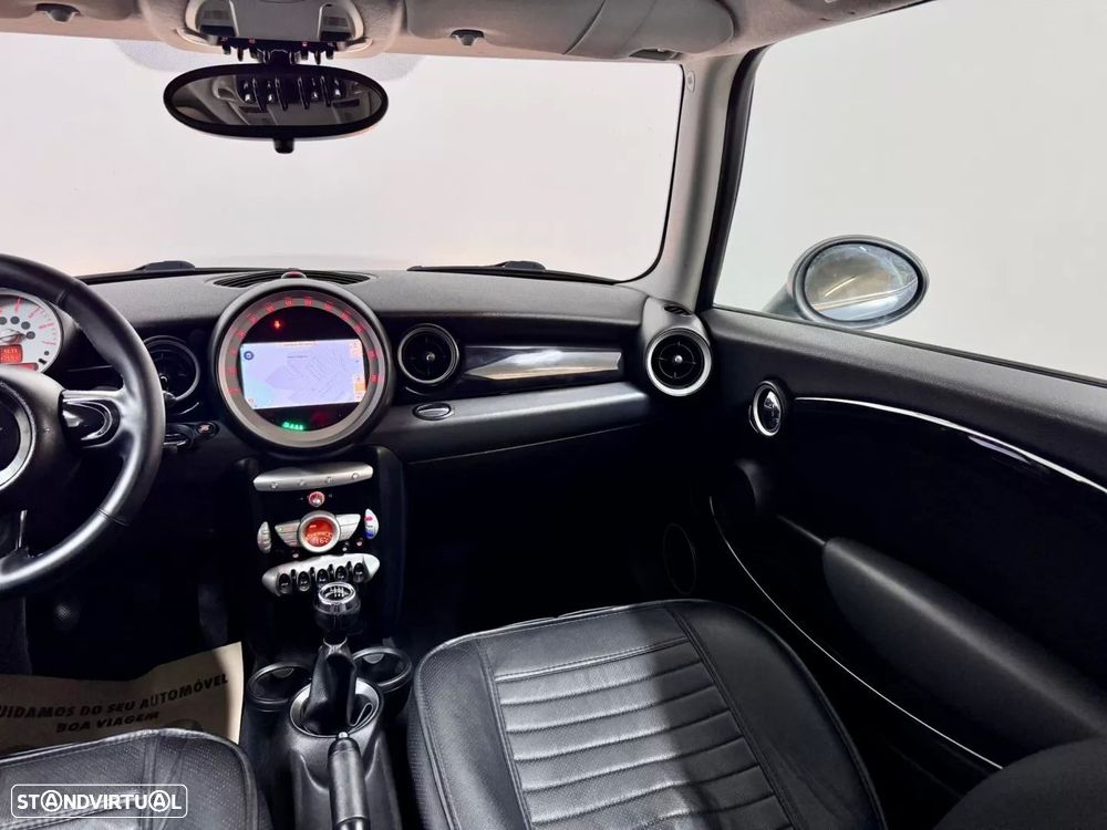 MINI 3 Portas Cooper D - 25
