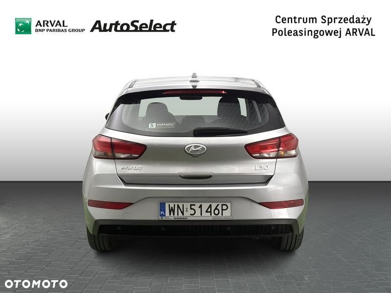 Hyundai i30 1.5 DPI Classic + - 5