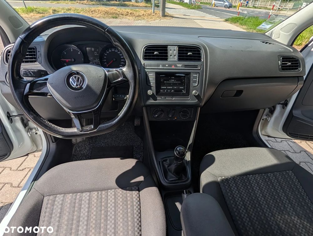 Volkswagen Polo 1.4 TDI (Blue Motion Technology) Comfortline - 28