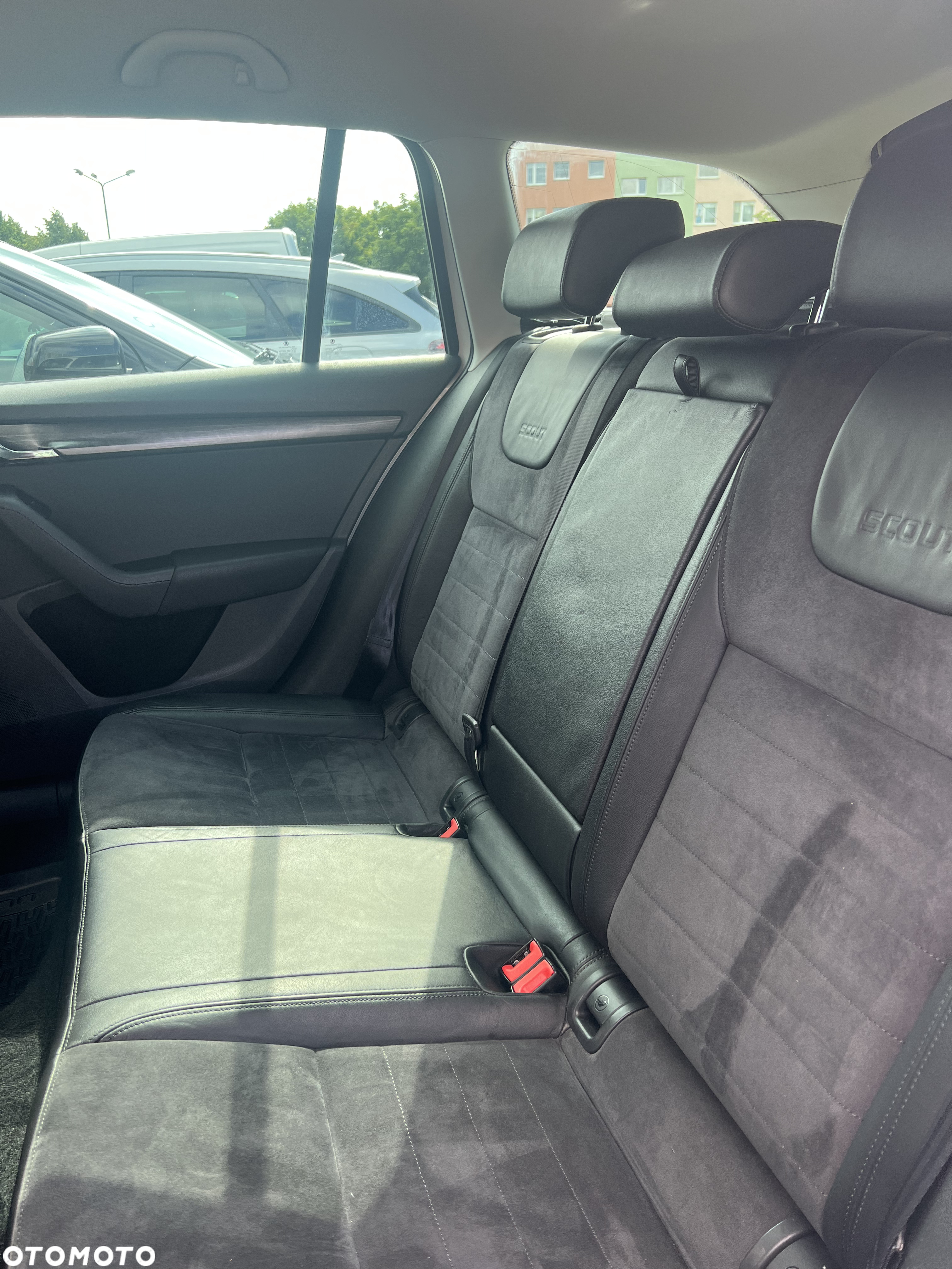 Skoda Octavia Scout 2.0 TDI 4x4 DSG - 35