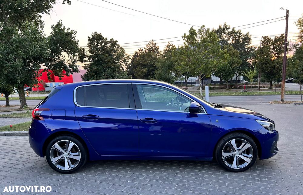 Peugeot 308 1.2 L PureTech Turbo S&S Allure - 14