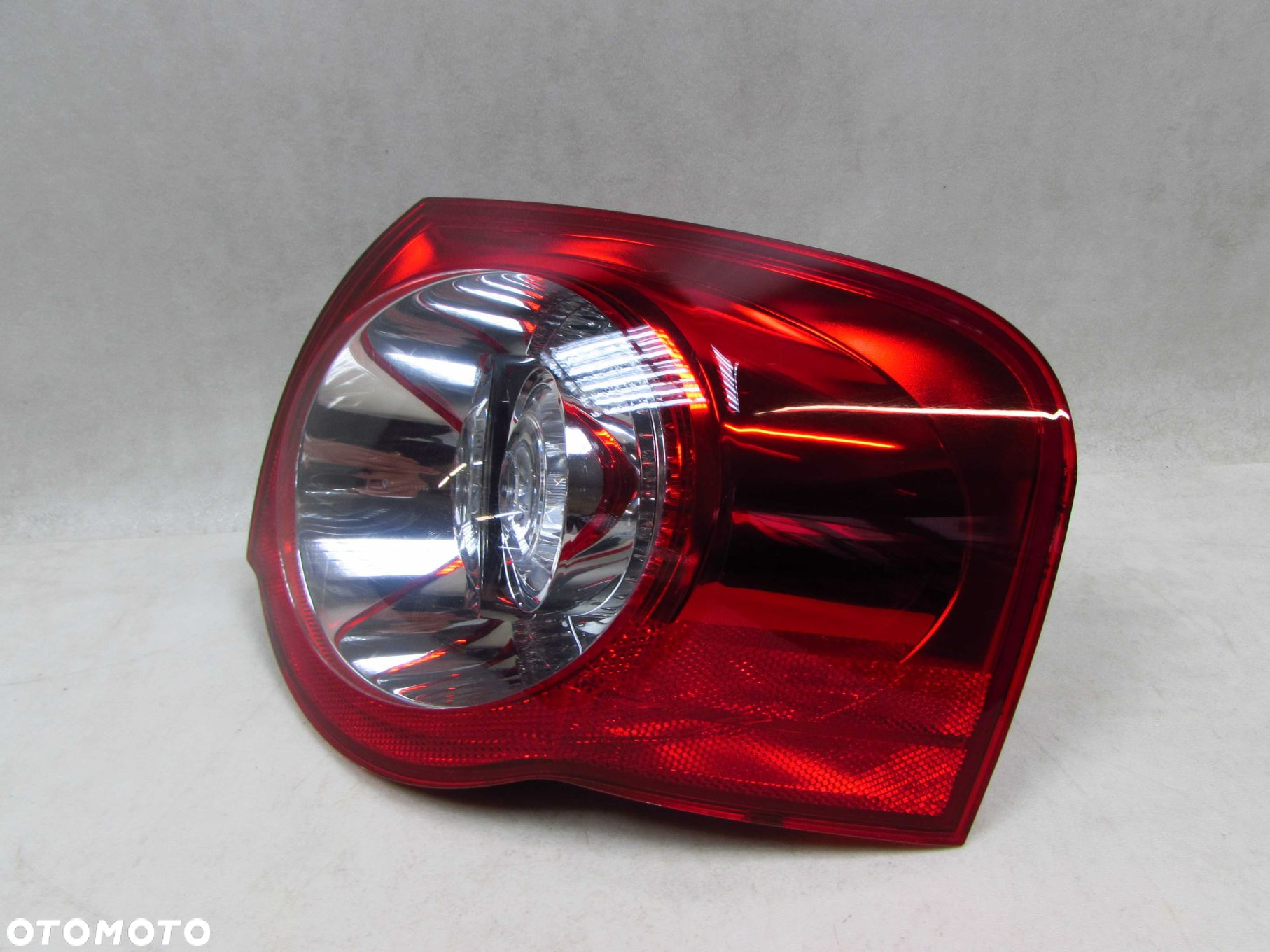 VW PASSAT B6 KOMBI LAMPA TYL PRAWA W BLOTNIK 3C9945096N - 2