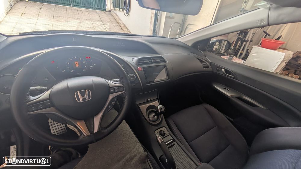Honda Civic 1.8 Sport - 17