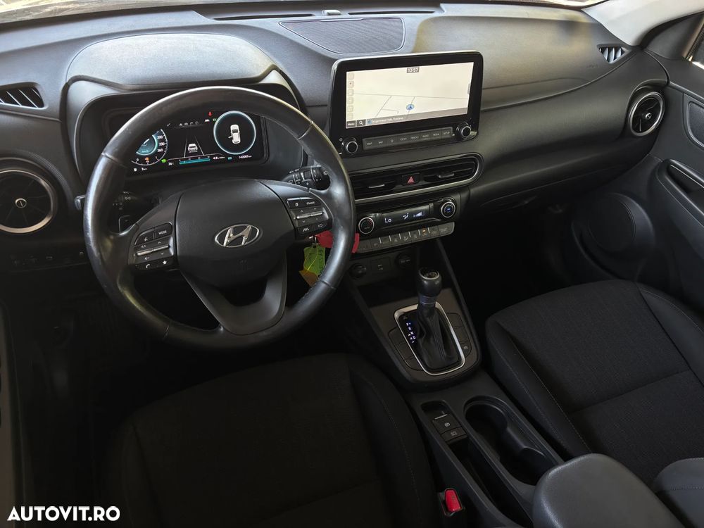 Hyundai KONA - 12
