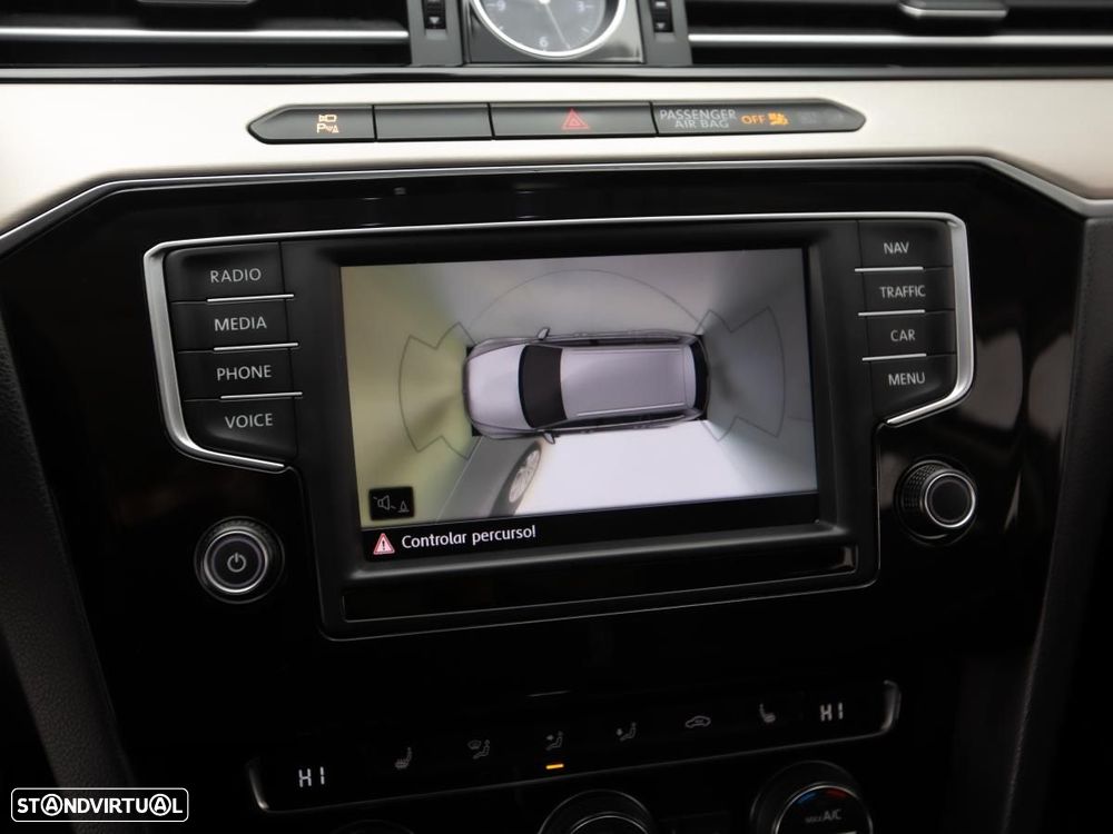 VW Passat Variant 2.0 TDI Confortline DSG - 28