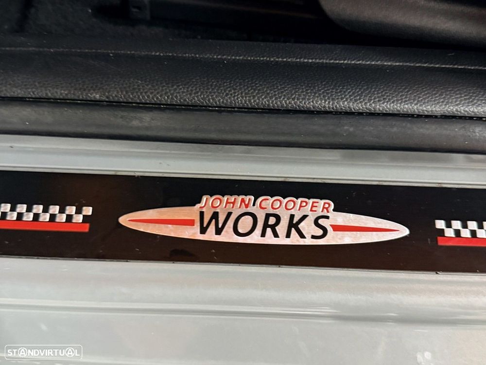 MINI 3 Portas One JCW - 22