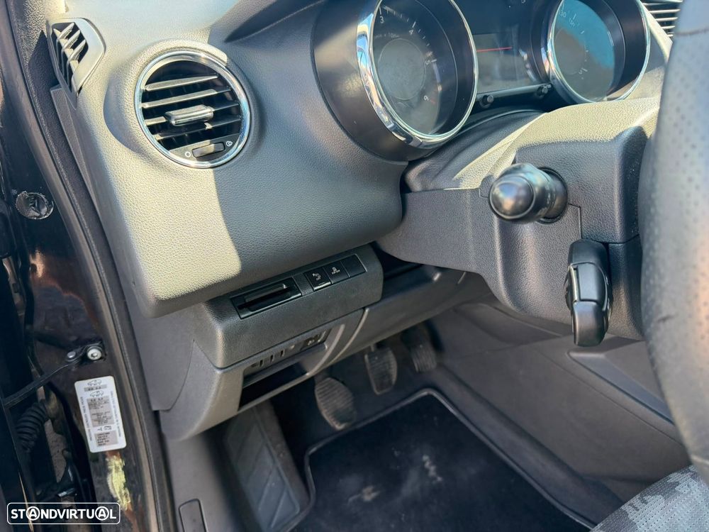 Peugeot 3008 1.6 HDi Sport - 28