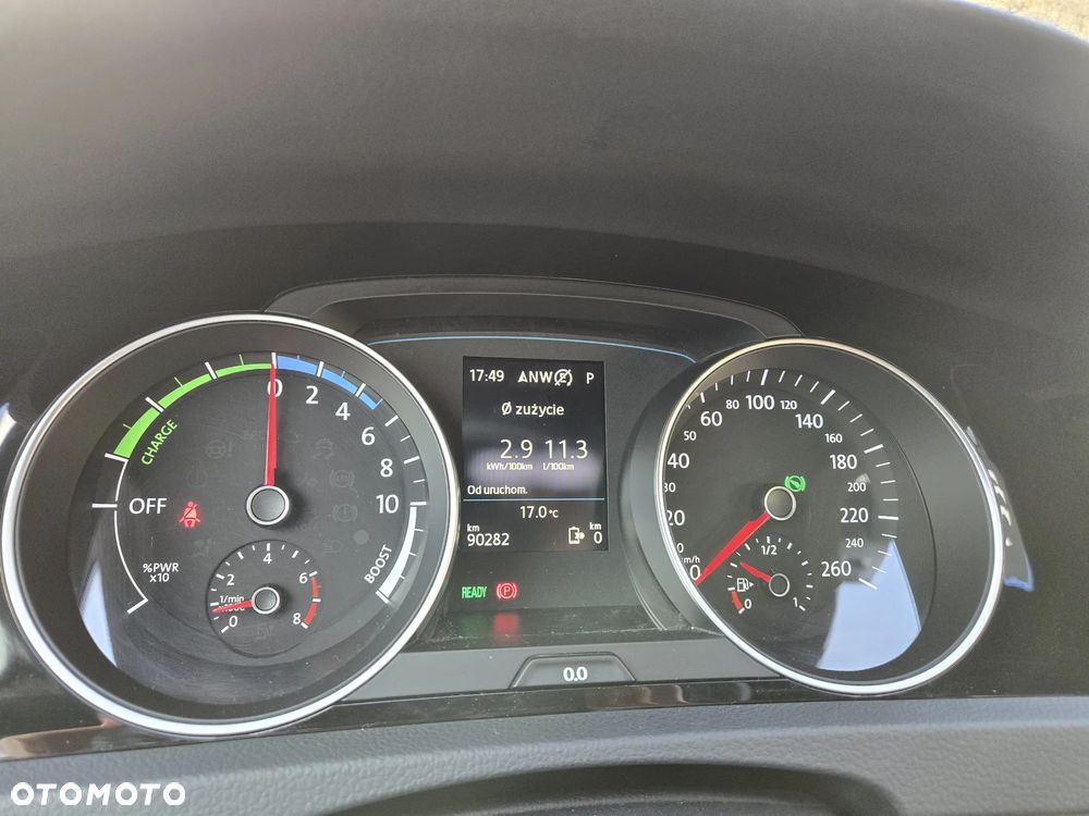 Volkswagen Golf - 29