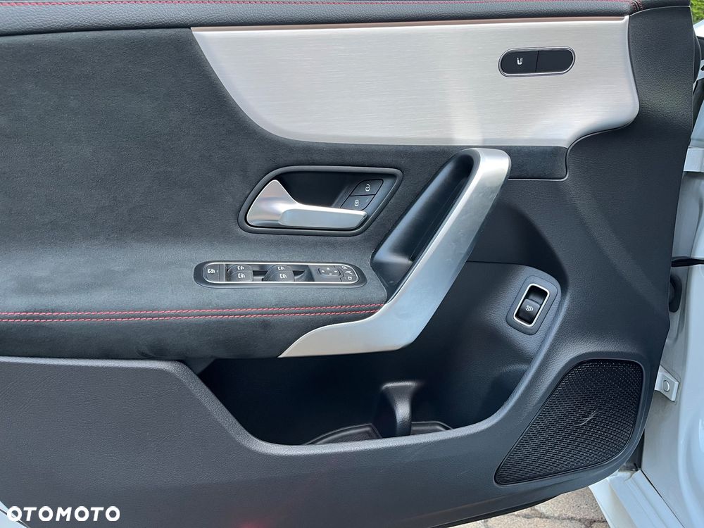 Mercedes-Benz CLA 200 AMG Line 7G-DCT - 28
