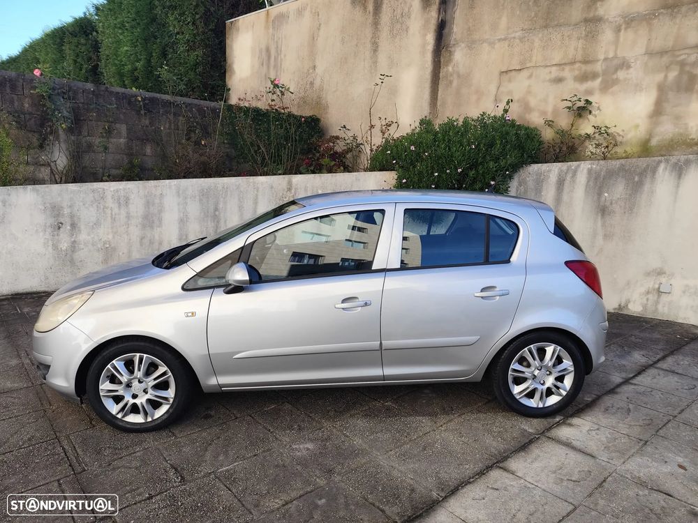 Opel Corsa 1.2 Enjoy - 2