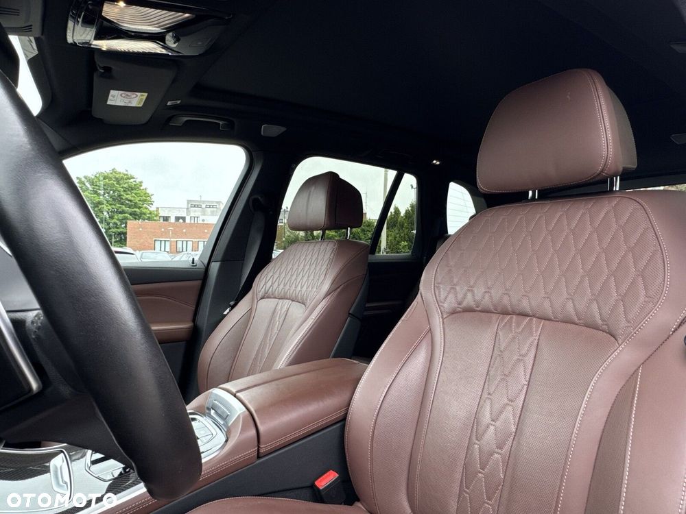 BMW X5 M50i - 13