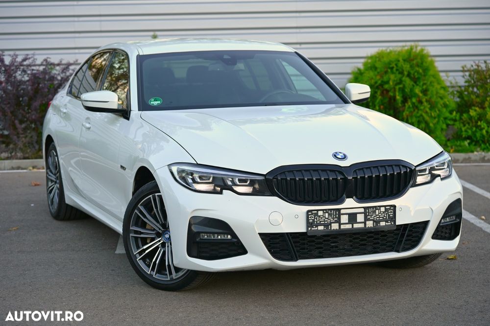 BMW Seria 3 330e Aut. M Sport - 1
