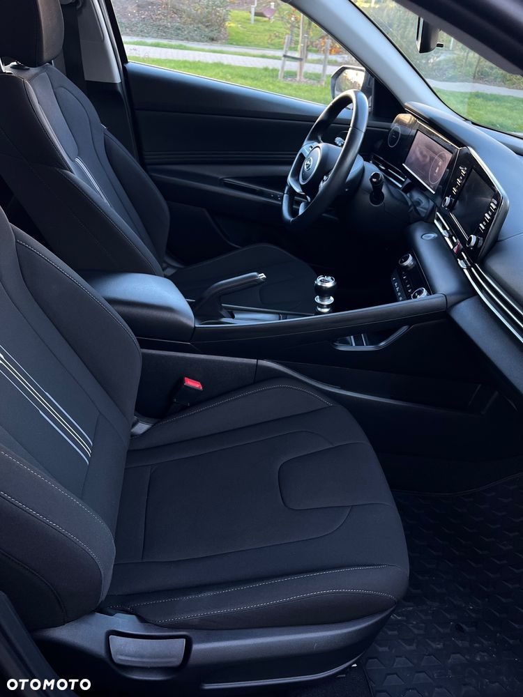 Hyundai Elantra 1.6 Smart - 13