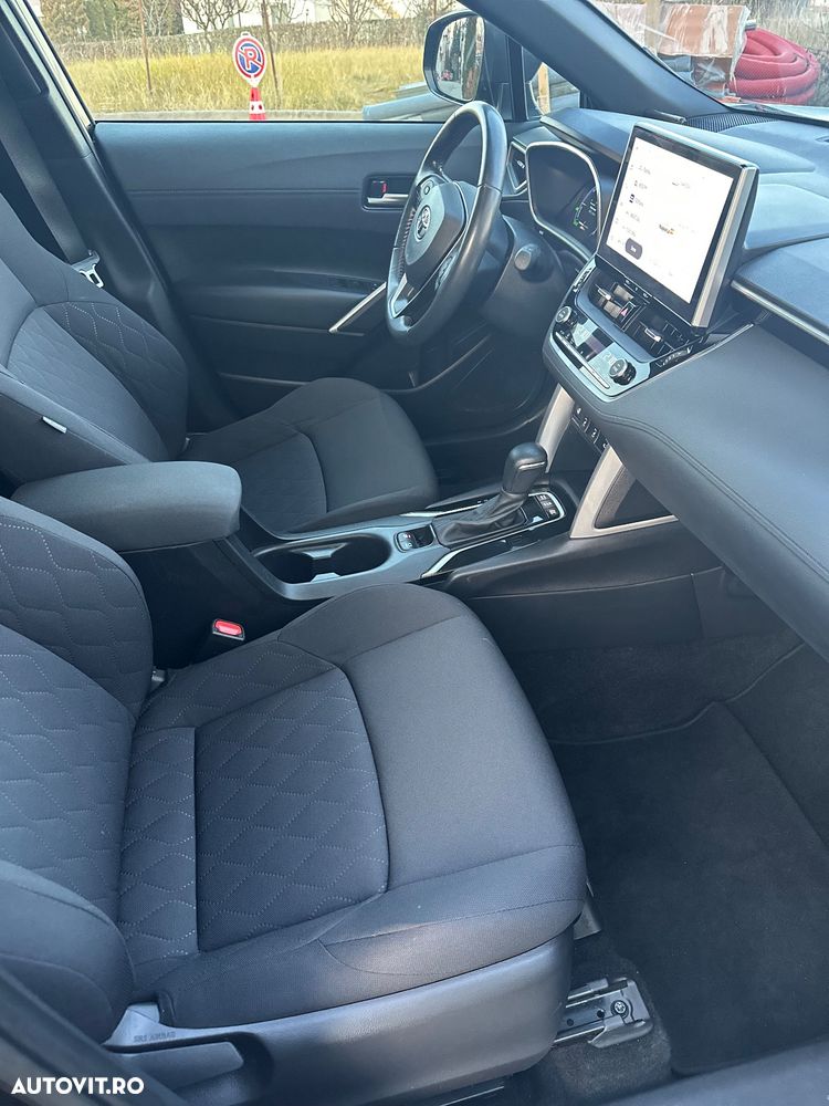 Toyota Corolla Cross - 9