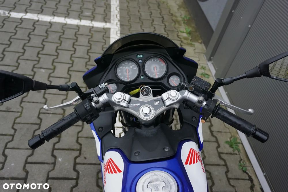 Honda CBR - 18