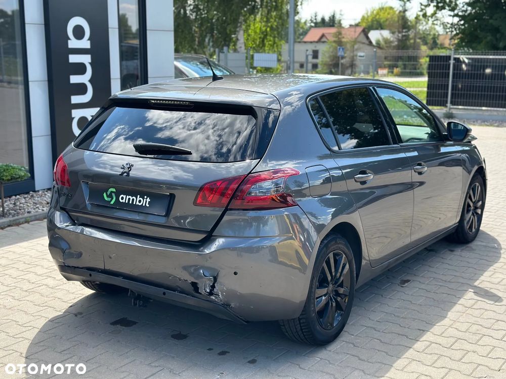 Peugeot 308 - 8