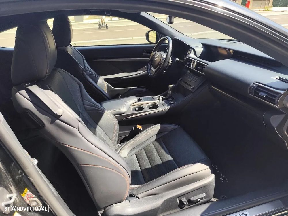 Lexus RC Black Edition — fotografia 9