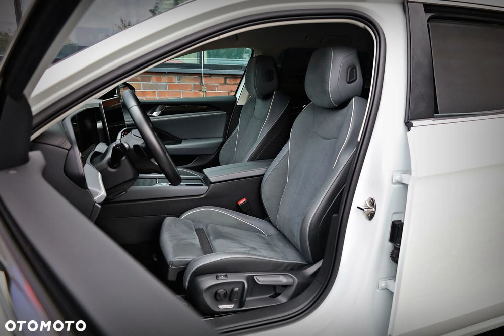 Volkswagen Passat Variant 2.0 TDI SCR Business Plus DSG - 20