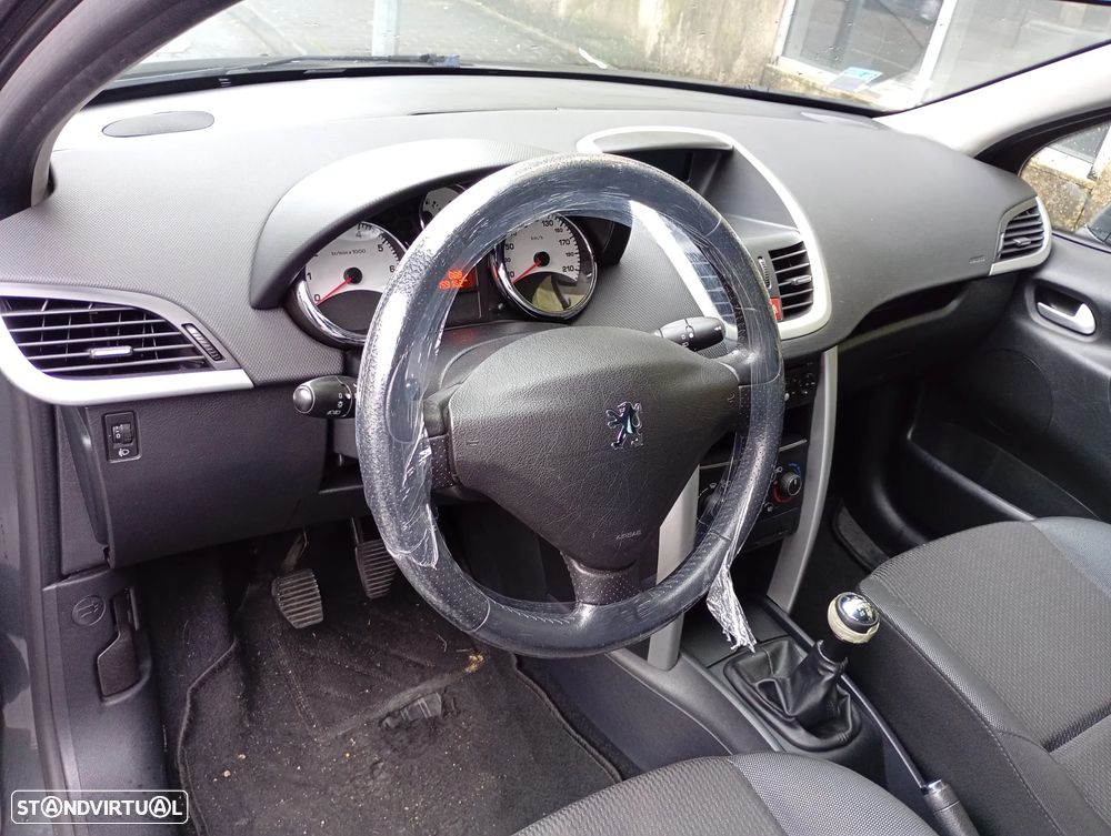 Peugeot 207 SW 1.4 Premium - 12