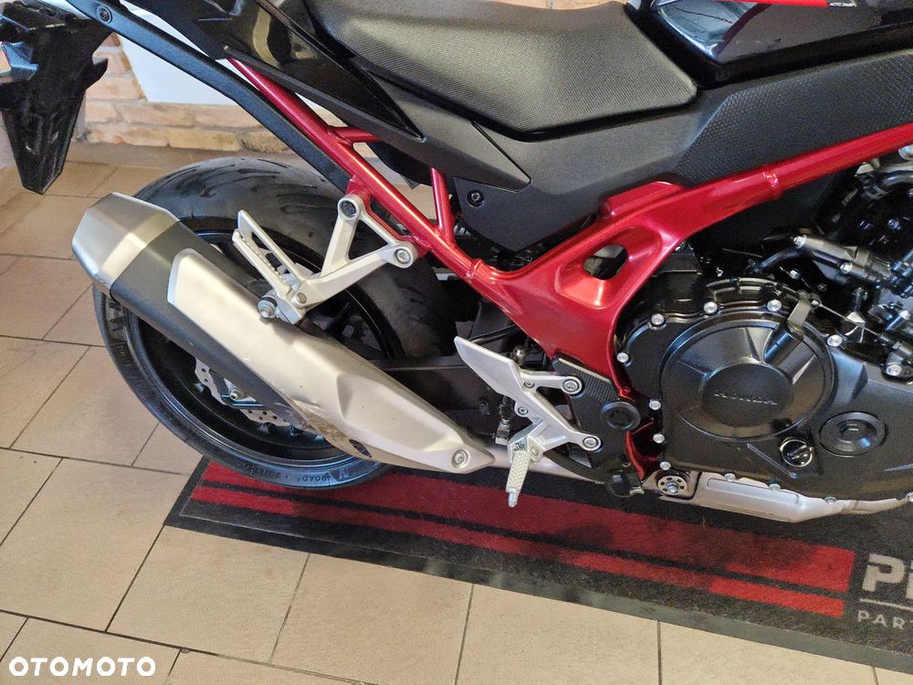 Honda Hornet - 12