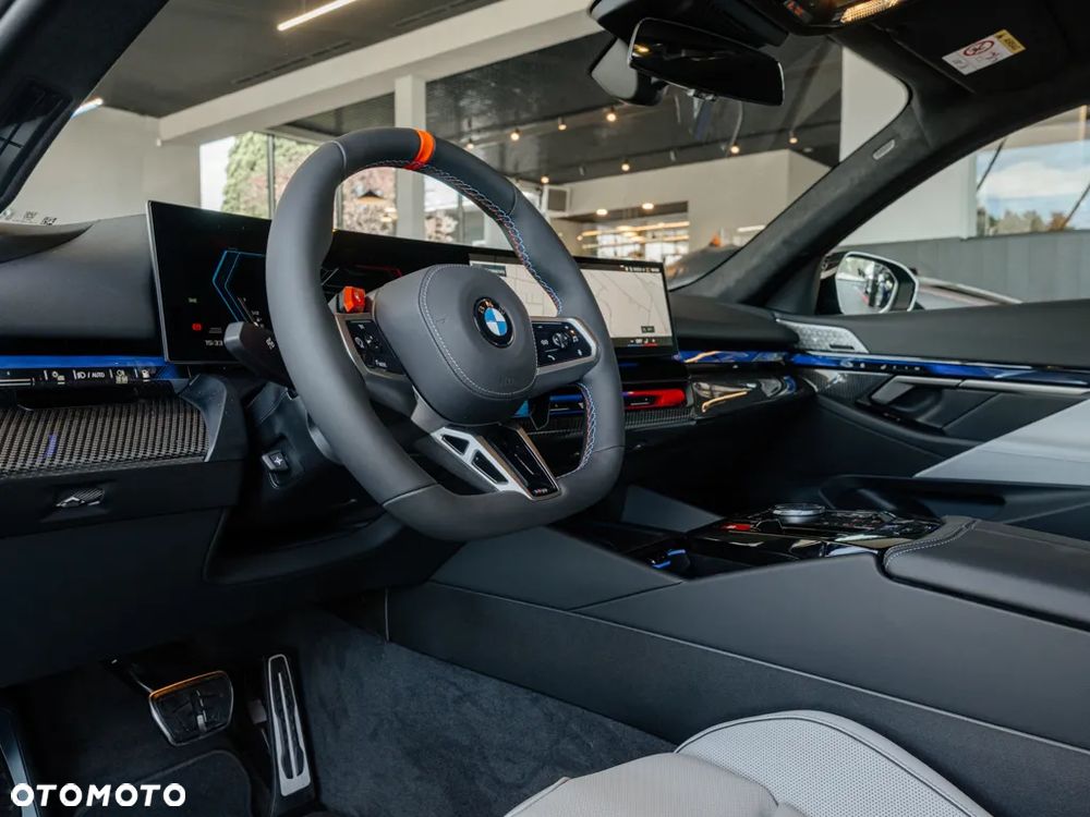 BMW M5 xDrive - 8