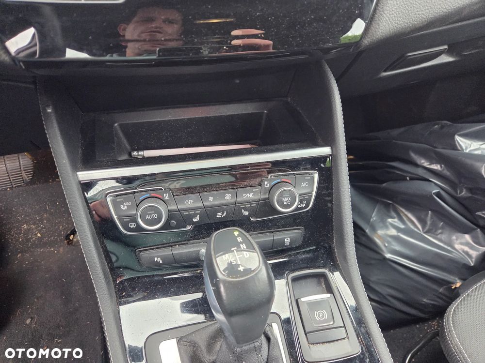 BMW Seria 2 220i Sport - 8