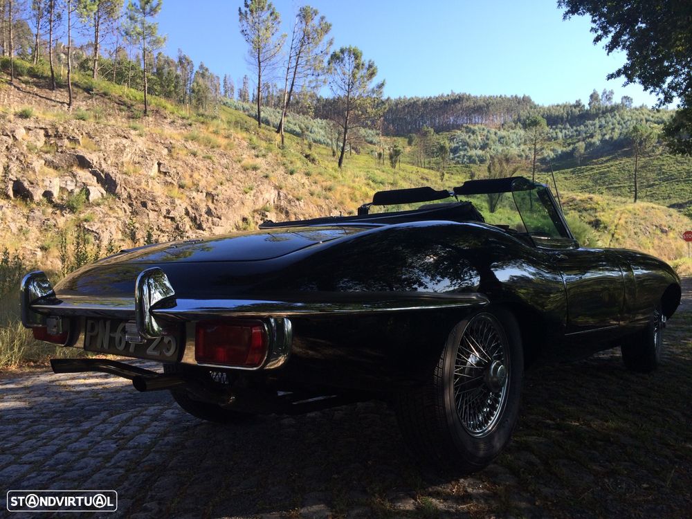 Jaguar E-Type - 10