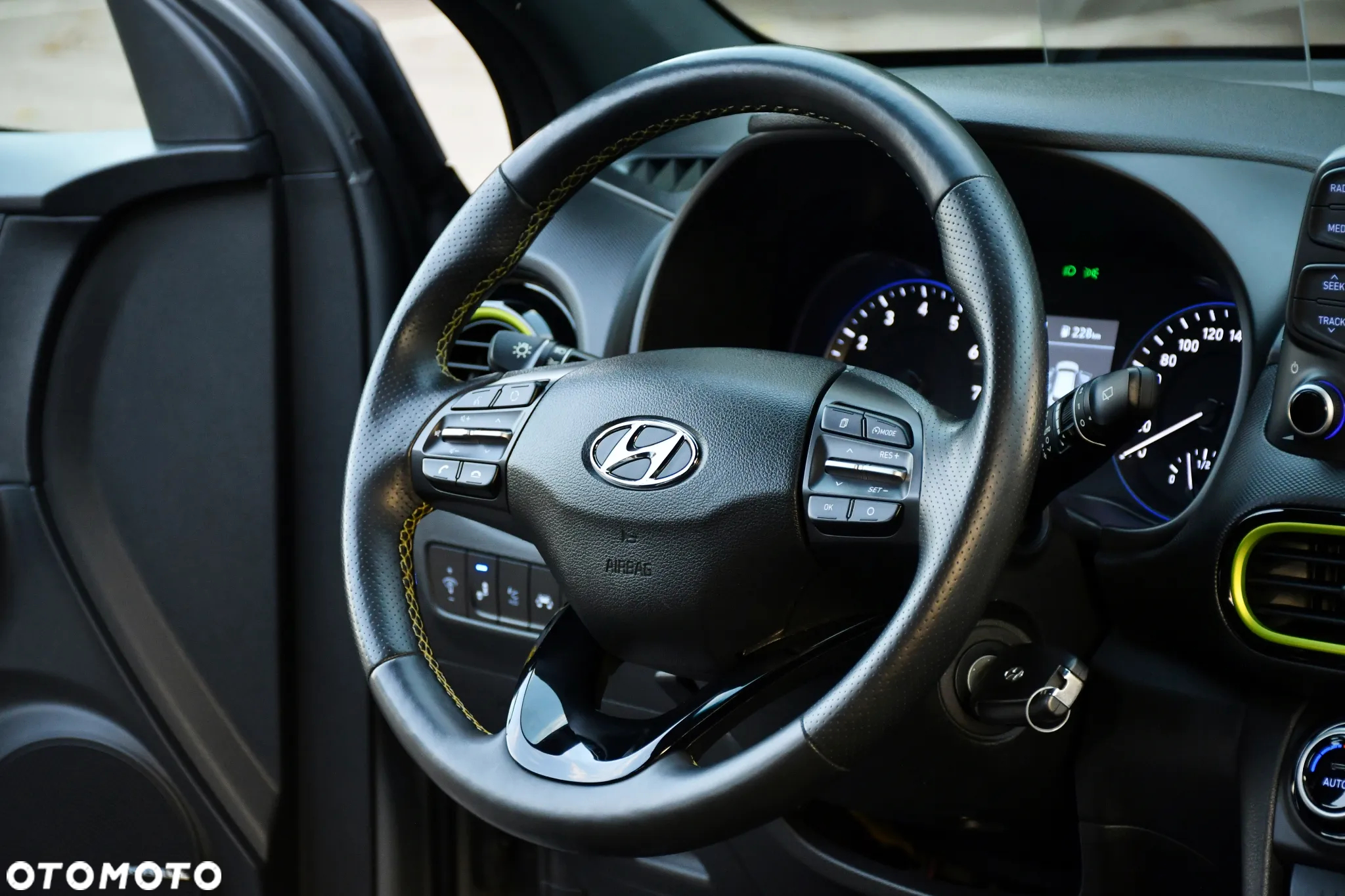 Hyundai Kona 1.6 T-GDI Premium DCT - 24