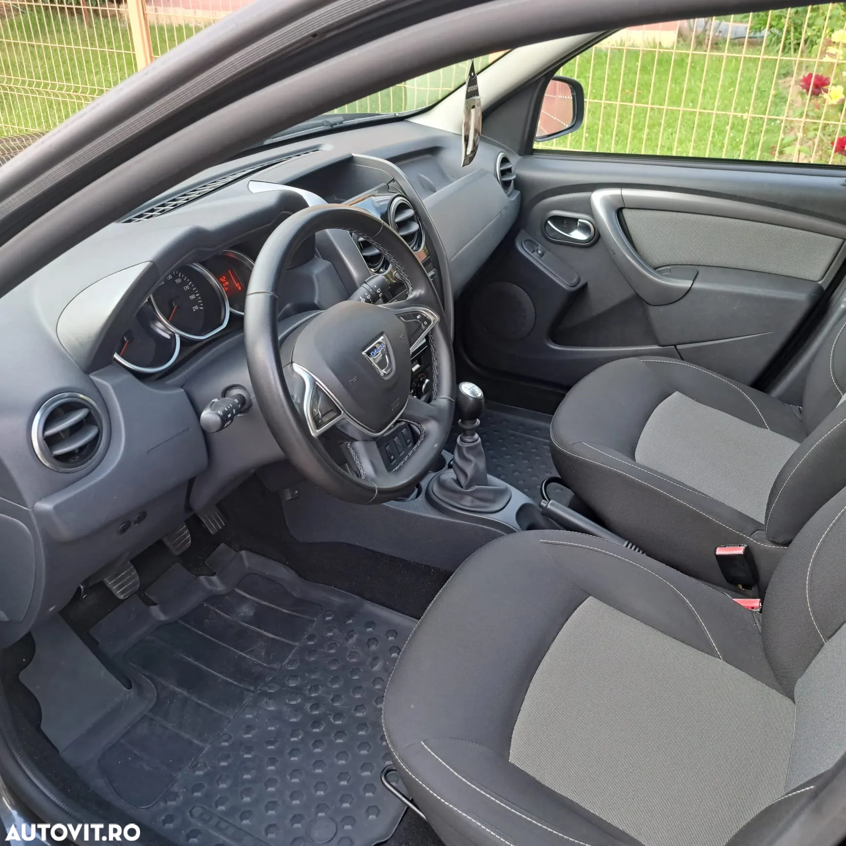 Dacia Duster 1.5 dCi 4x2 Laureate - 6