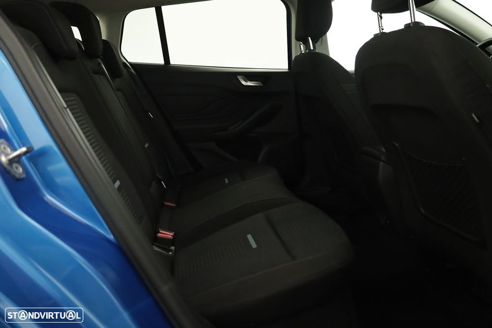 Ford Focus SW - 21