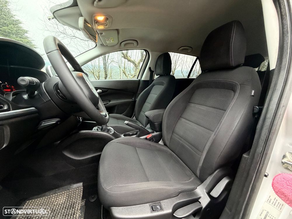 Fiat Tipo Station Wagon 1.3 M-Jet Lounge Tech - 19