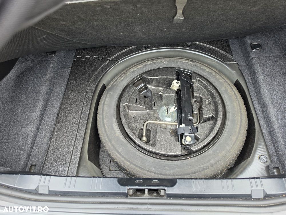 BMW Seria 5 523i Aut. Edition Exclusive - 17