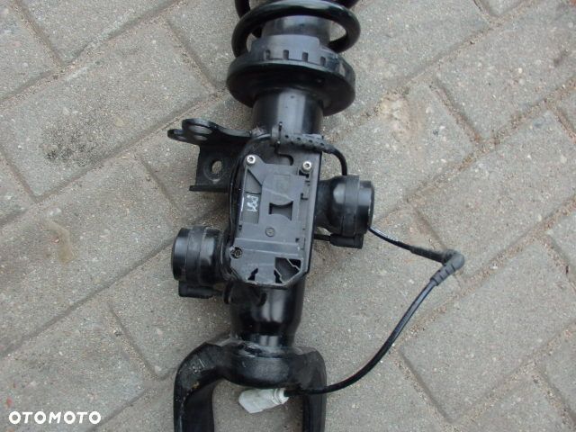 BMW F11 F11N M550xD AMORTYZATOR PRZEDNI LEWY IDEALNY 6856983 - 2