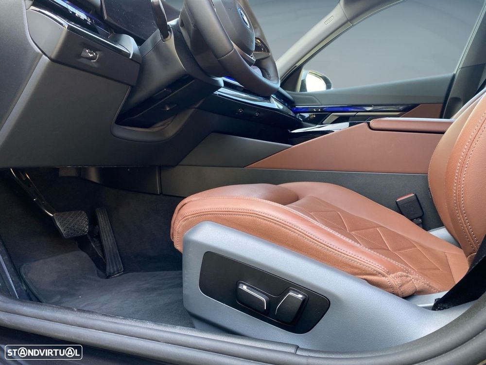BMW i5 Touring eDrive40 - 16